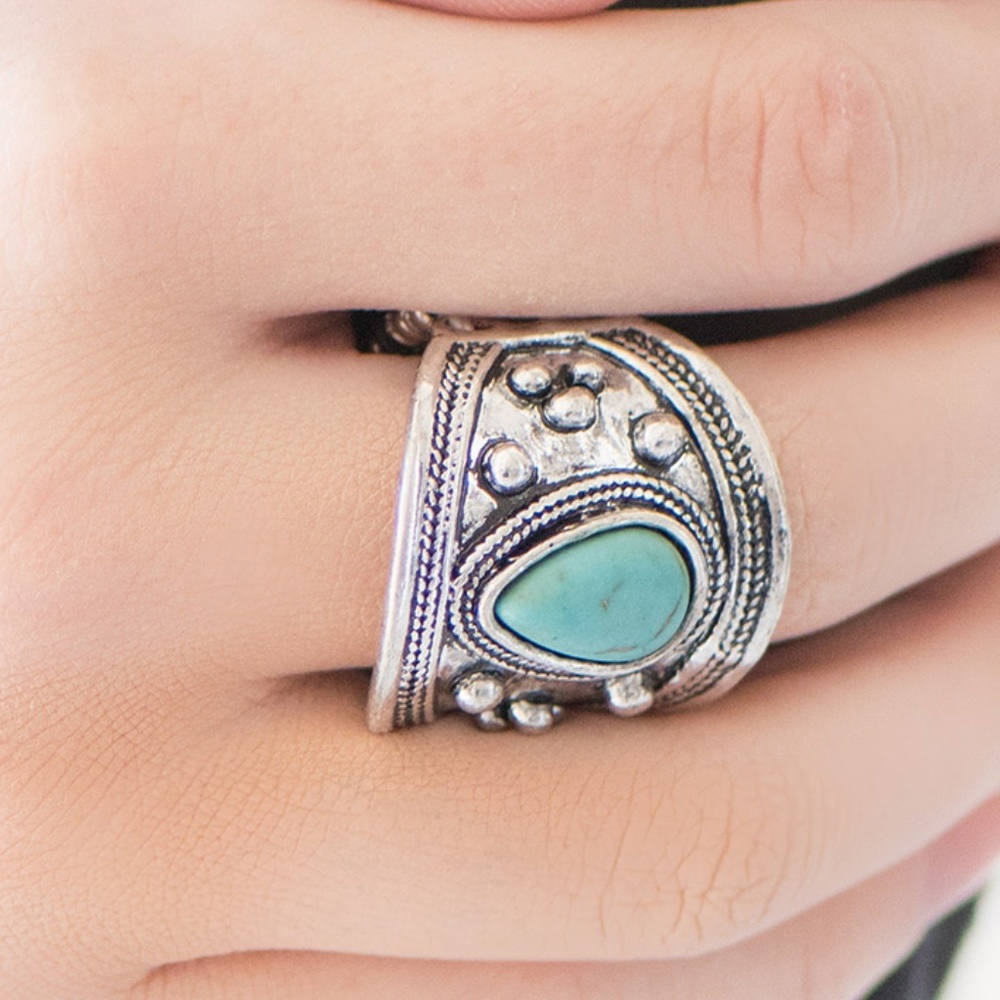 NWOT Turquoise colored adjustable ring - Picture 2 of 2